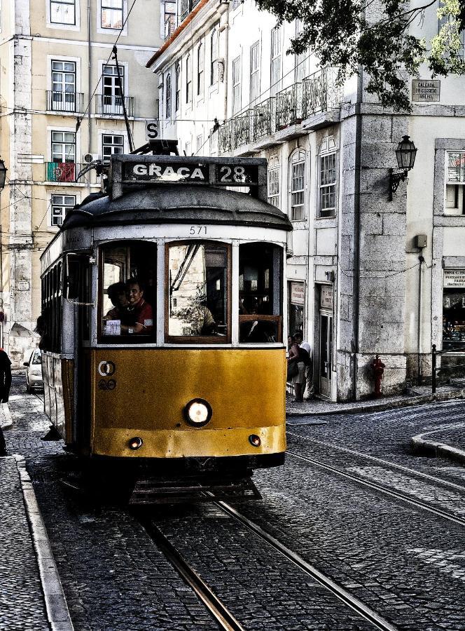Traditional Apartment With A Terrace, Ac And Fast Internet Lisbon Exterior photo