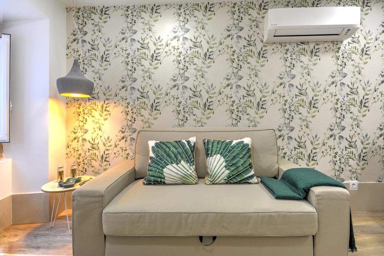Traditional Apartment With A Terrace, Ac And Fast Internet Lisbon Exterior photo