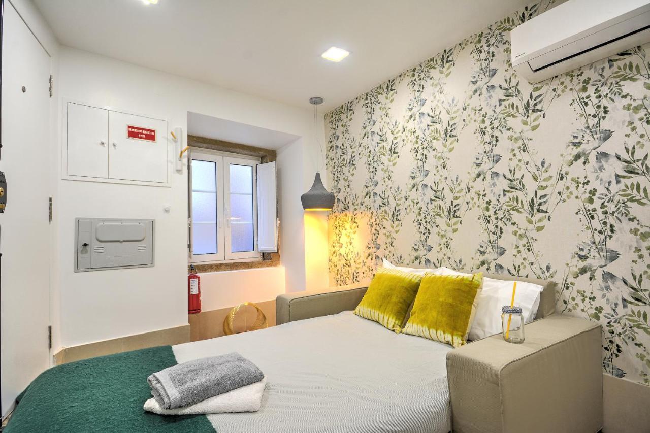 Traditional Apartment With A Terrace, Ac And Fast Internet Lisbon Exterior photo